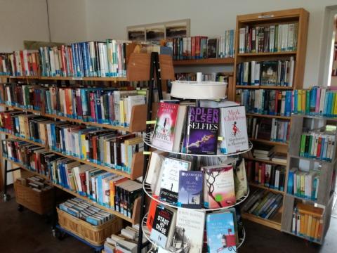 Innenansicht Bibliothek Feldkirchen bei Mattighofen