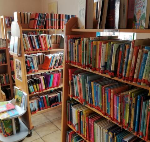 Innenansicht Bibliothek Feldkirchen bei Mattighofen