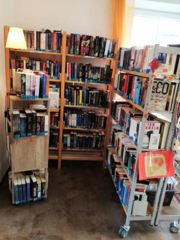 Innenansicht Bibliothek Feldkirchen bei Mattighofen