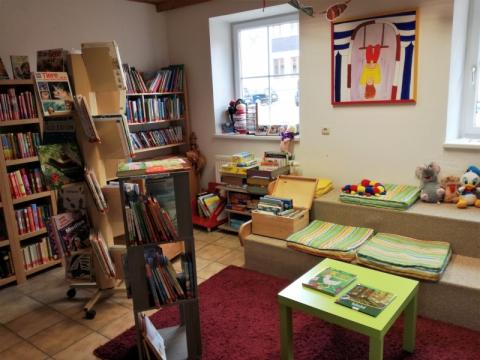Innenansicht Bibliothek Feldkirchen bei Mattighofen